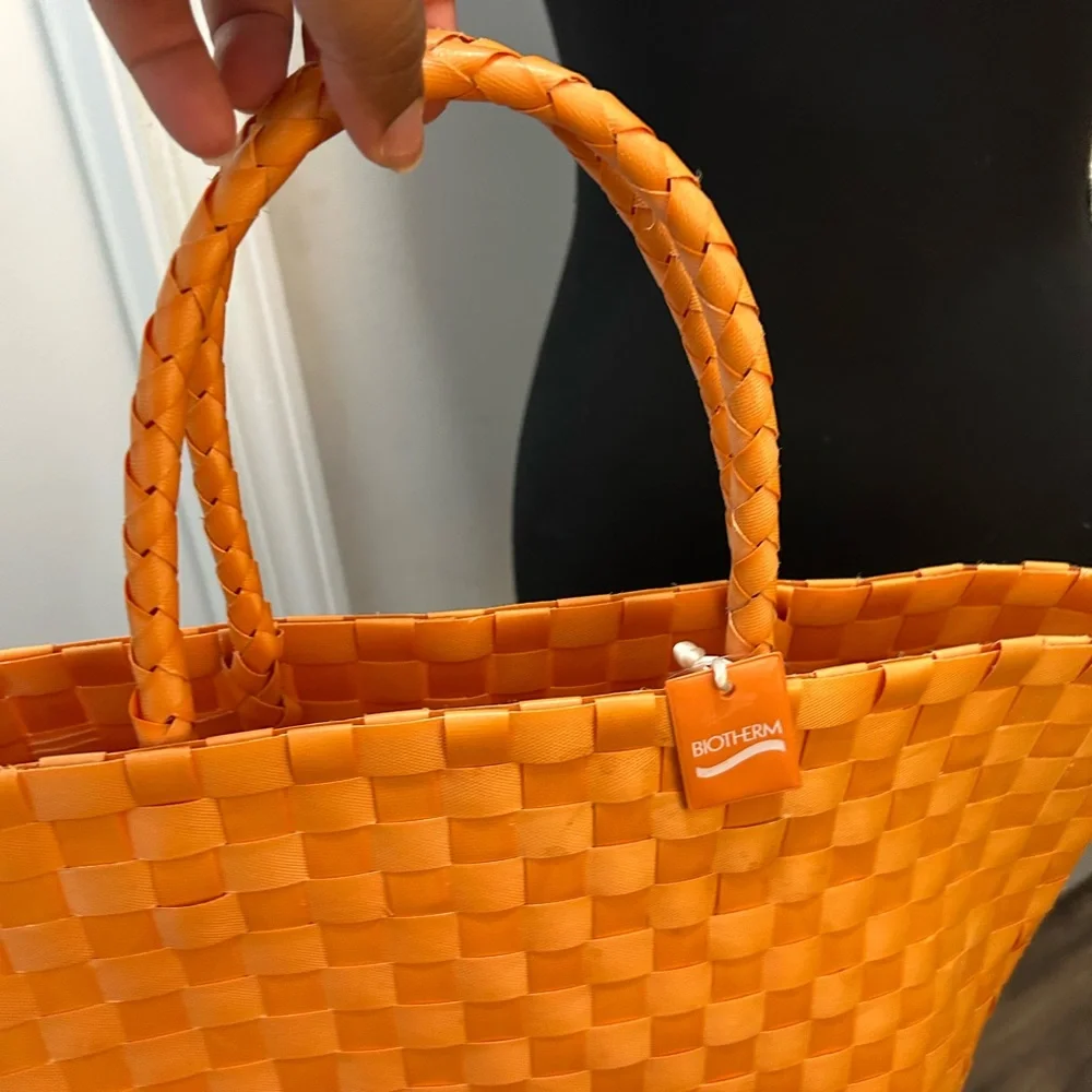Source Unknown Vibrant Orange Woven Tote - Picture 4 of 5